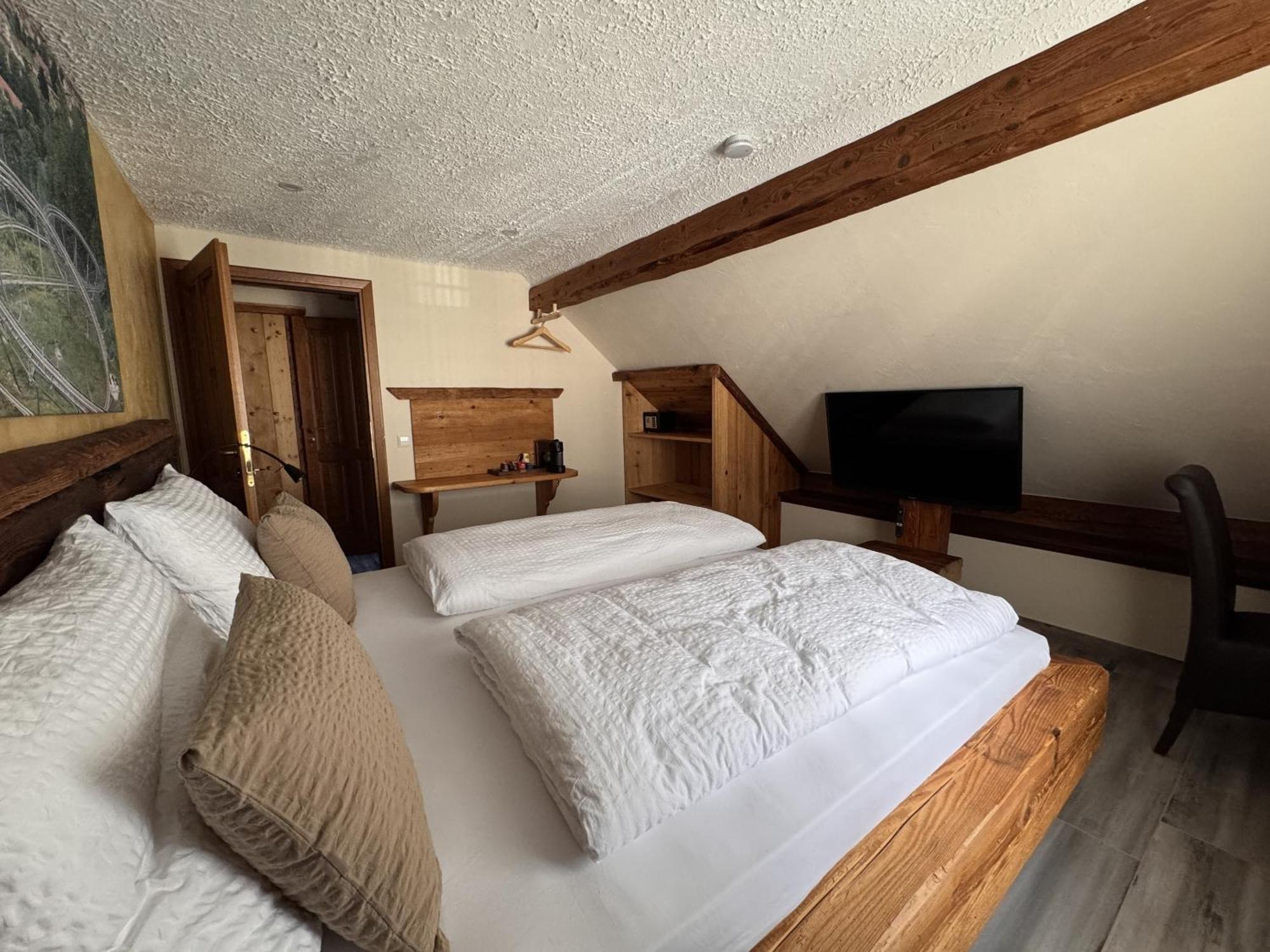 Black Forest Hotel Todtnau Bilik gambar