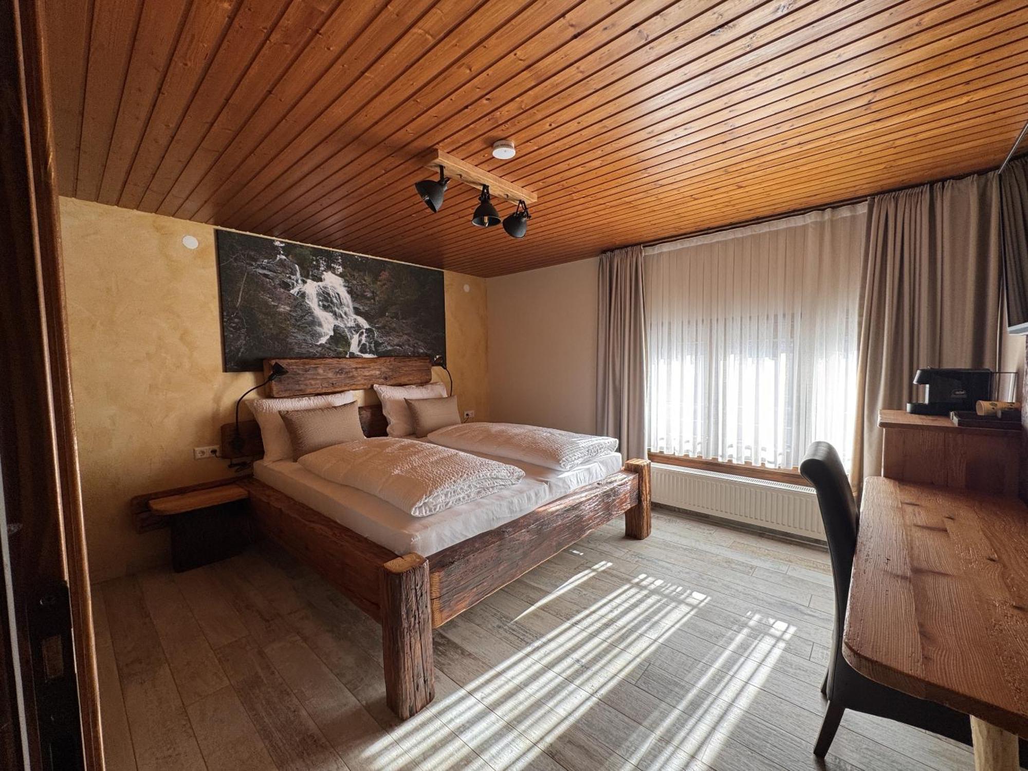 Black Forest Hotel Todtnau Bilik gambar